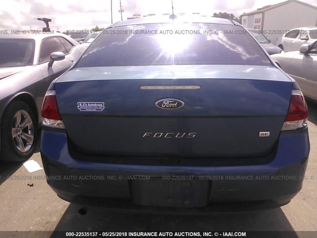 1FAHP35N48W163771 - 2008 FORD FOCUS SE/SEL/SES BLUE photo 6