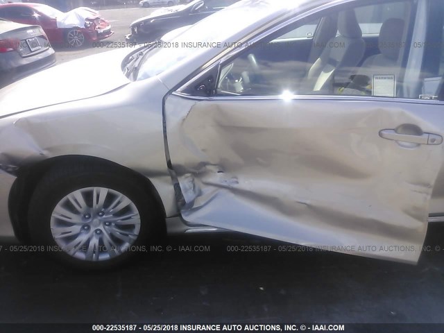4T4BF1FK6ER381568 - 2014 TOYOTA CAMRY L/SE/LE/XLE 金色 照片 6