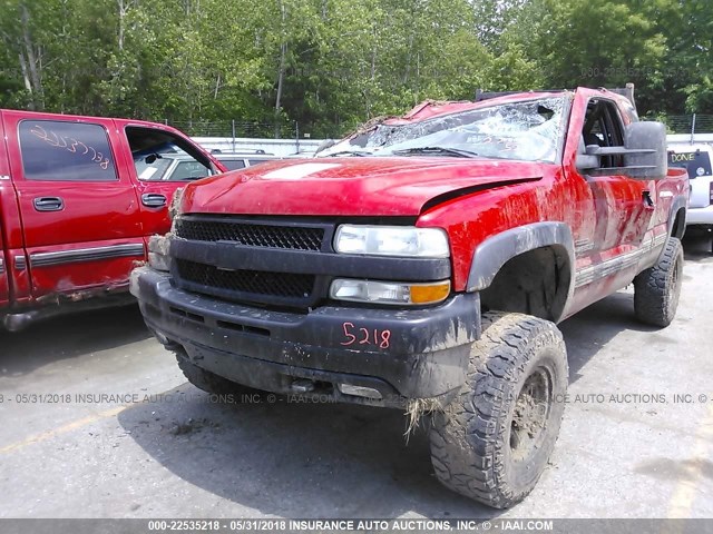 1GCHK29102E100416 - 2002 CHEVROLET SILVERADO K2500 HEAVY DUTY RED photo 2