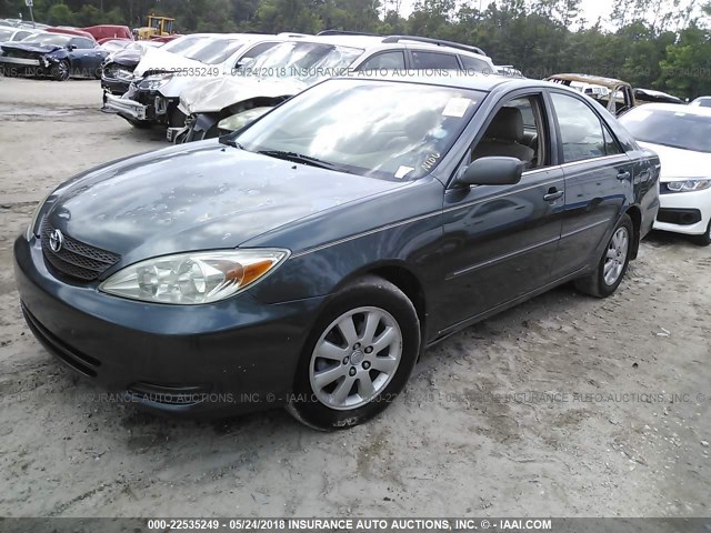 4T1BE32K72U569199 - 2002 TOYOTA CAMRY LE/XLE/SE GREEN photo 2