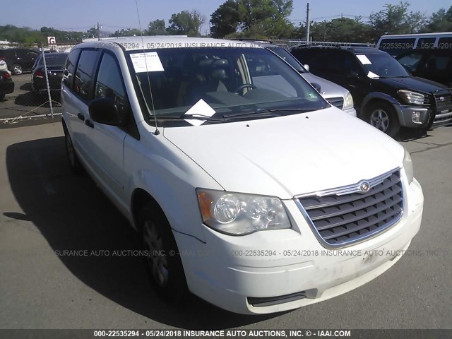 2A8HR44H48R643123 - 2008 CHRYSLER TOWN & COUNTRY LX WHITE photo 1