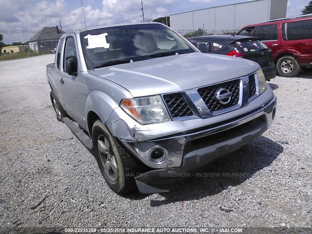 1N6AD06U65C422277 - 2005 NISSAN FRONTIER KING CAB LE/SE/OFF ROAD SILVER photo 1