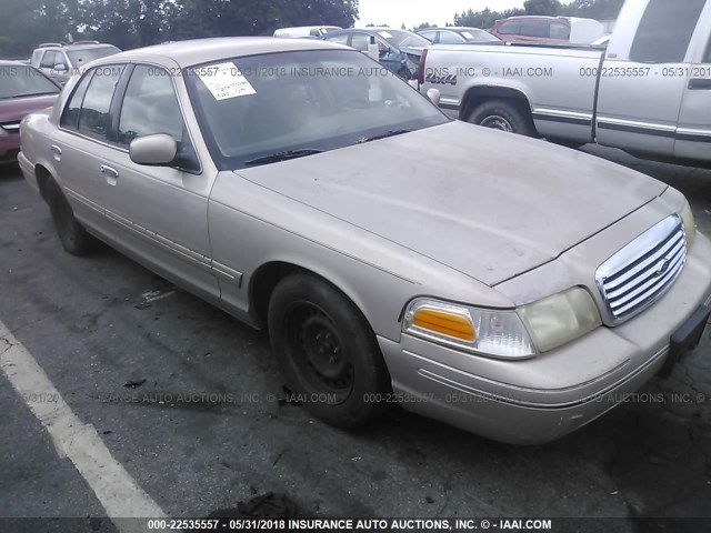 2FAFP73W3WX122432 - 1998 FORD CROWN VICTORIA  GOLD photo 1