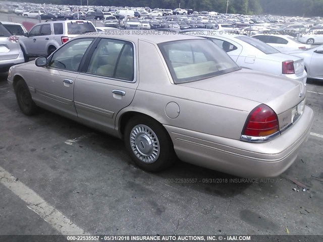 2FAFP73W3WX122432 - 1998 FORD CROWN VICTORIA  GOLD photo 3