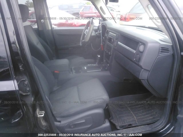 1J8HG48K48C134914 - 2008 JEEP COMMANDER SPORT შავი ფოტო 5