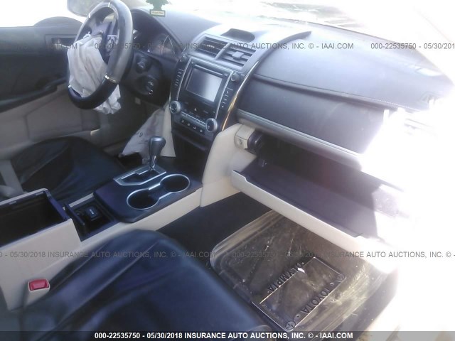 4T1BF1FK7CU033821 - 2012 TOYOTA CAMRY SE/LE/XLE 金色 照片 5