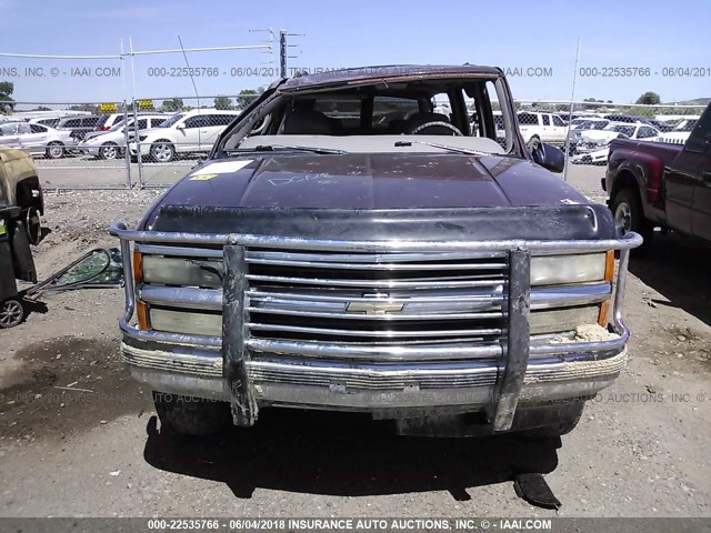 1GKFK16R2VJ741563 - 1997 GMC SUBURBAN K1500 SILVER photo 6