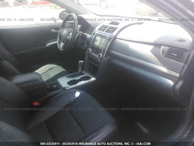 4T1BF1FK1EU330425 - 2014 TOYOTA CAMRY L/SE/LE/XLE 黑色 照片 5