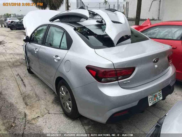 3KPA24AB5JE053839 - 2018 KIA RIO LX/S SILVER photo 8