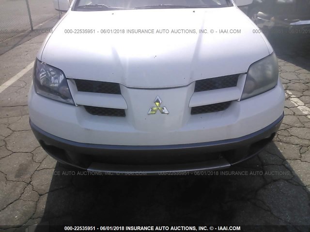 JA4LX41F94U057857 - 2004 MITSUBISHI OUTLANDER XLS WHITE photo 6