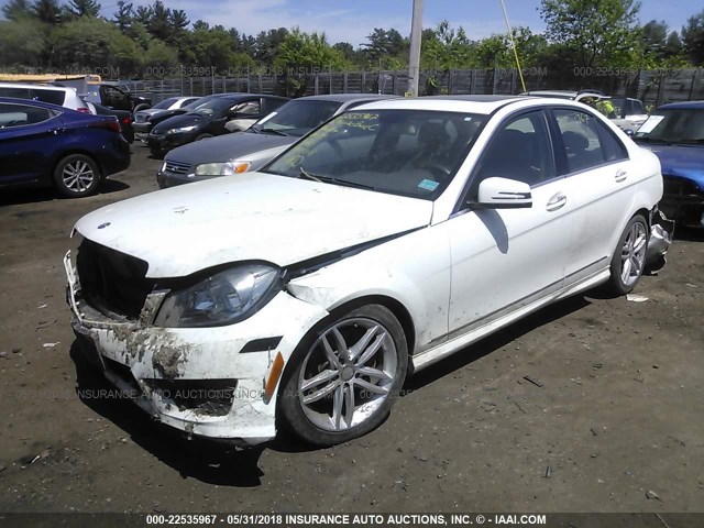 WDDGF8BB2CR211863 - 2012 MERCEDES-BENZ C 300 4MATIC WHITE photo 2