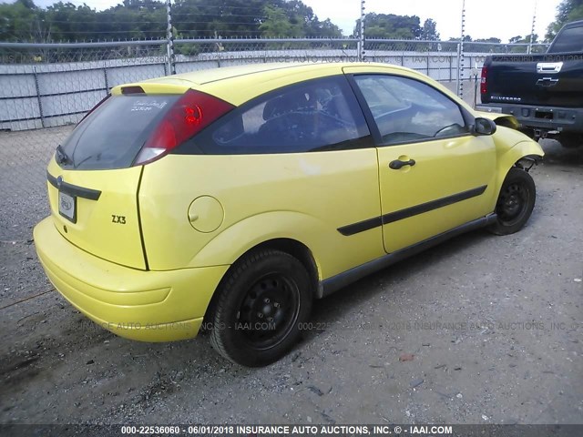 3FAFP31332R225070 - 2002 FORD FOCUS ZX3 YELLOW photo 4