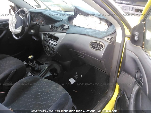 3FAFP31332R225070 - 2002 FORD FOCUS ZX3 YELLOW photo 5