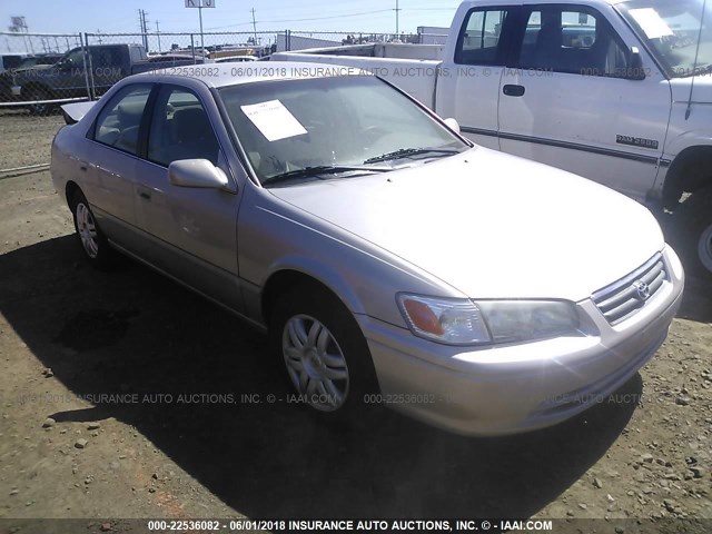 4T1BG22K61U851563 - 2001 TOYOTA CAMRY CE/LE/XLE GOLD photo 1