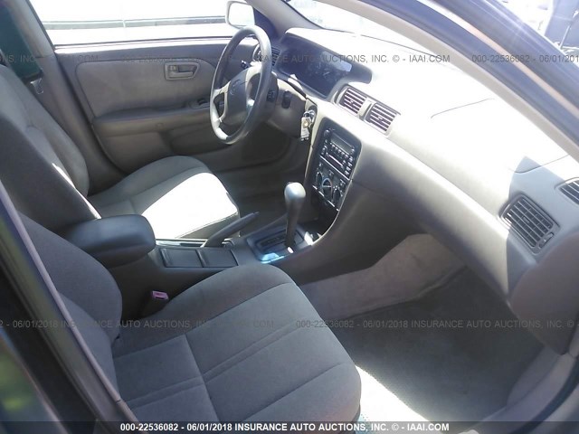 4T1BG22K61U851563 - 2001 TOYOTA CAMRY CE/LE/XLE GOLD photo 5