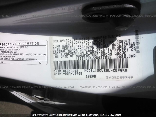 4T1BF30K22U027816 - 2002 TOYOTA CAMRY LE/XLE/SE თეთრი ფოტო 9