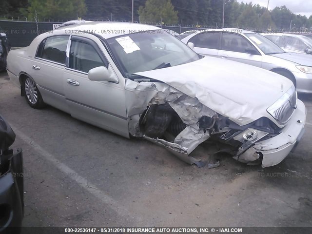 1LNHM81W35Y651121 - 2005 LINCOLN TOWN CAR SIGNATURE WHITE photo 1