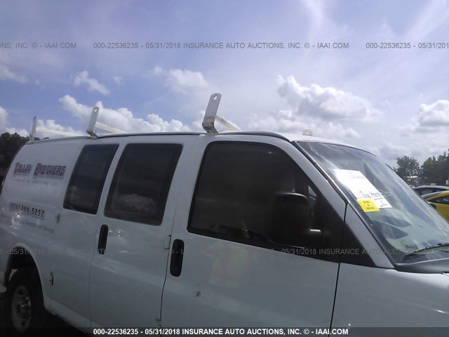 1GTW7FCAXE1136859 - 2014 GMC SAVANA G2500 WHITE photo 6