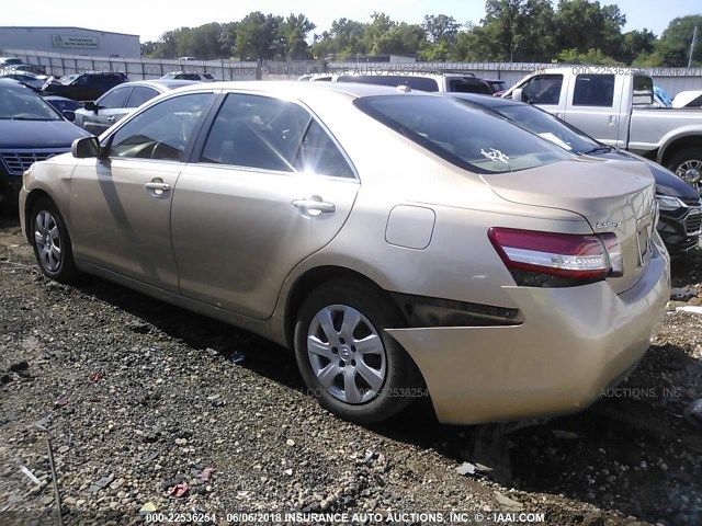 4T1BF3EK7AU071687 - 2010 TOYOTA CAMRY SE/LE/XLE GOLD photo 3