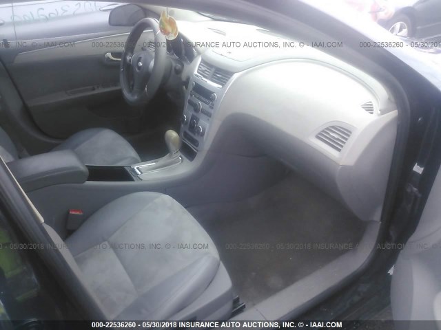 1G1ZB5EB1AF111978 - 2010 CHEVROLET MALIBU LS BLACK photo 5