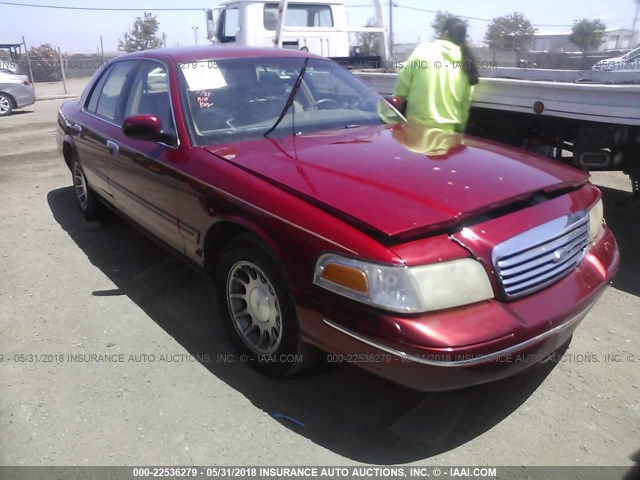 2FAFP74W3WX165263 - 1998 FORD CROWN VICTORIA LX RED photo 1