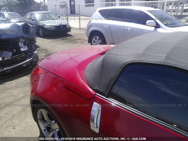 JN1AZ36AX6M452098 - 2006 NISSAN 350Z ROADSTER RED photo 8