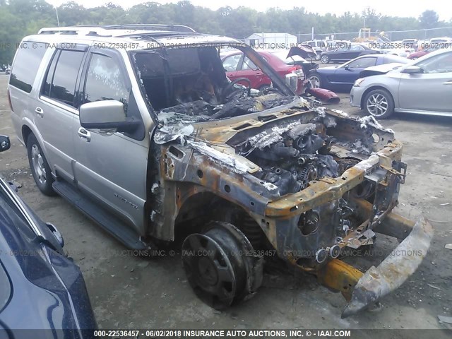 5LMFU27R44LJ16796 - 2004 LINCOLN NAVIGATOR SILVER photo 1