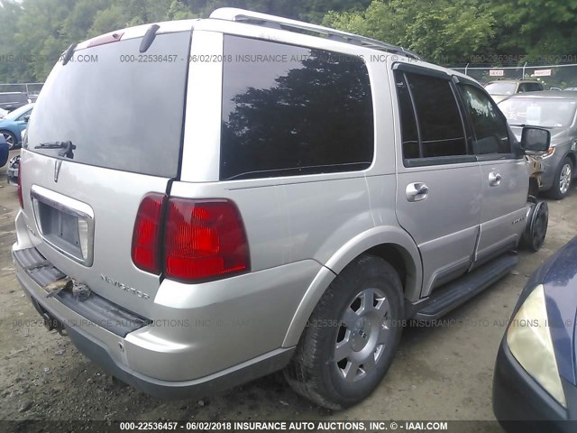 5LMFU27R44LJ16796 - 2004 LINCOLN NAVIGATOR SILVER photo 4