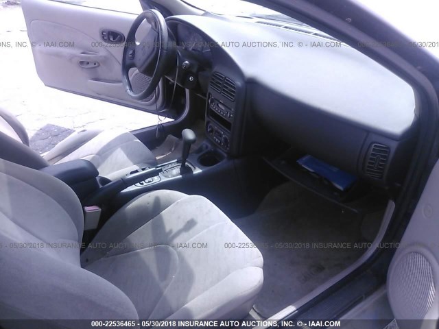 1G8ZY12752Z134009 - 2002 SATURN SC2 SILVER photo 5