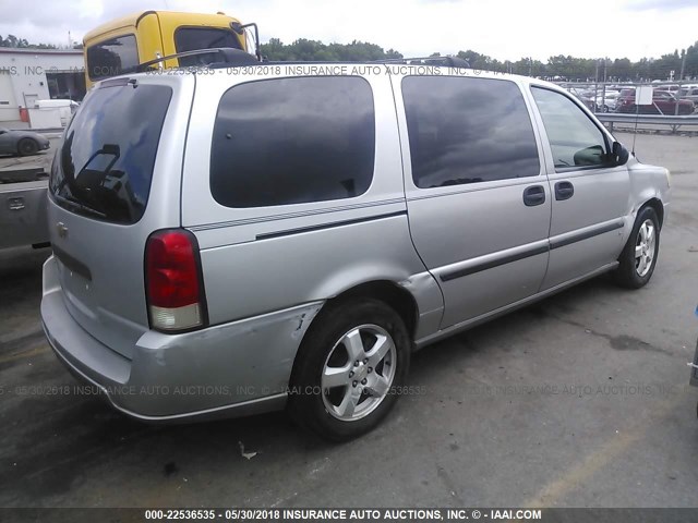 1GNDV231X7D111572 - 2007 CHEVROLET UPLANDER LS SILVER photo 4
