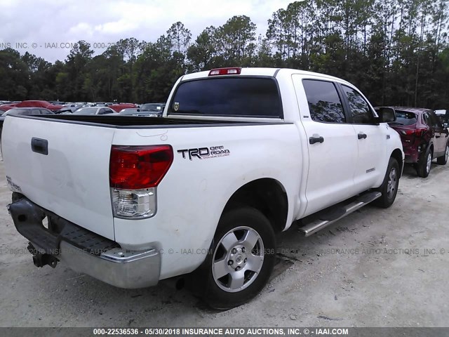 5TFEY5F11BX110593 - 2011 TOYOTA TUNDRA CREWMAX SR5 WHITE photo 4