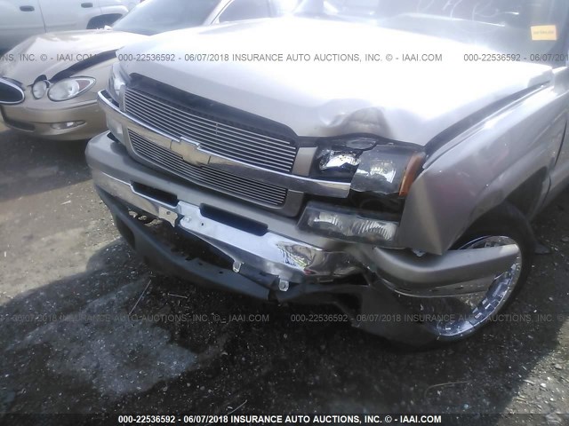 3GNEC13T73G212491 - 2003 CHEVROLET AVALANCHE C1500 SILVER photo 6