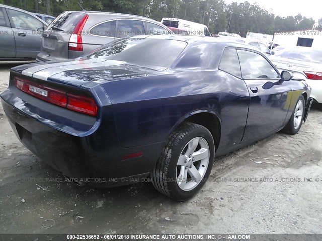 2C3CDYAG1EH101793 - 2014 DODGE CHALLENGER SXT BLUE photo 4