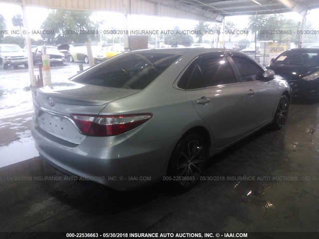 4T1BF1FKXGU235882 - 2016 TOYOTA CAMRY LE/XLE/SE/XSE SILVER photo 4