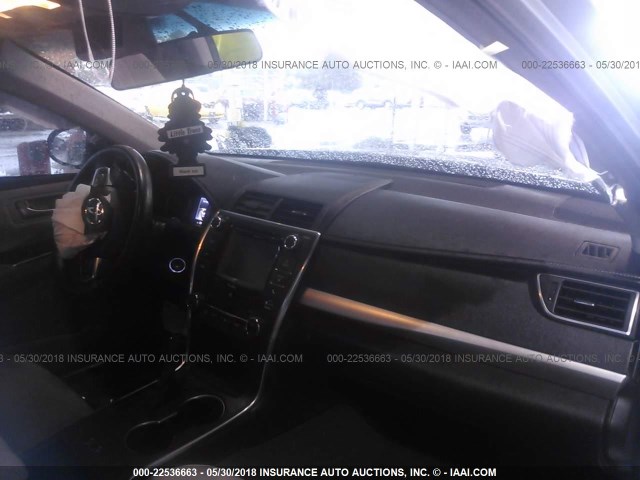 4T1BF1FKXGU235882 - 2016 TOYOTA CAMRY LE/XLE/SE/XSE SILVER photo 5