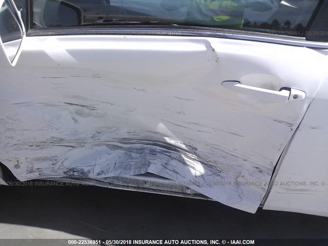 4T1BF3EK4BU723599 - 2011 TOYOTA CAMRY SE/LE/XLE WHITE photo 6