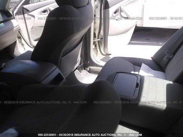 4T1BF3EK4BU723599 - 2011 TOYOTA CAMRY SE/LE/XLE WHITE photo 8