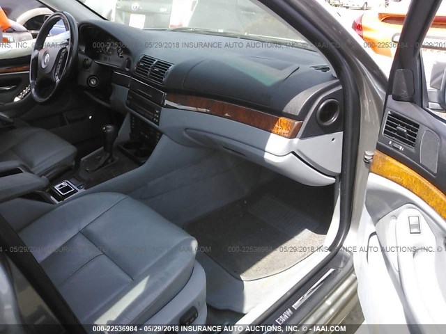 WBADT43452GZ95543 - 2002 BMW 525 I AUTOMATIC GRAY photo 5