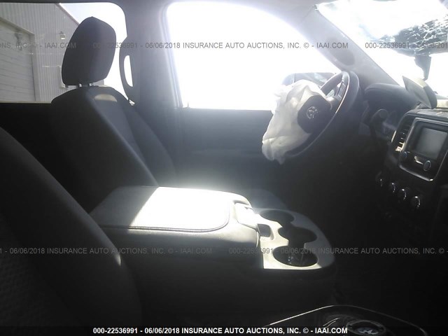 3C6UR5HL1HG711983 - 2017 RAM 2500 ST WHITE photo 5