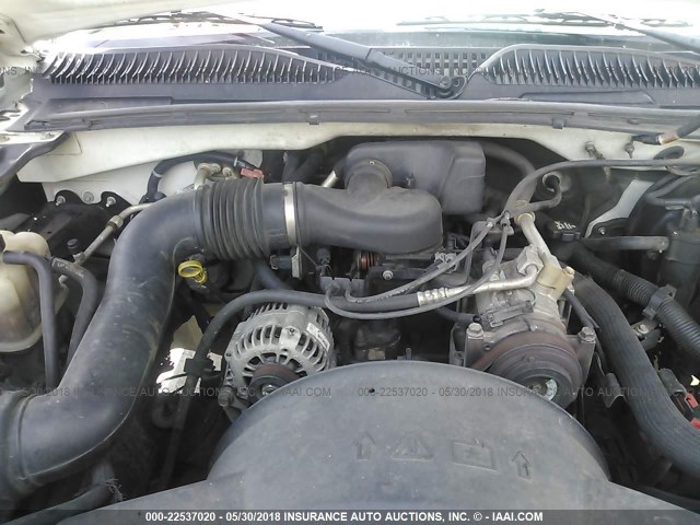 1GCEC14XX3Z206095 - 2003 CHEVROLET SILVERADO C1500 WHITE photo 10