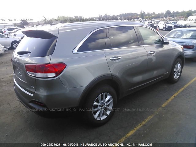 5XYPGDA57GG137551 - 2016 KIA SORENTO LX/L GRAY photo 4