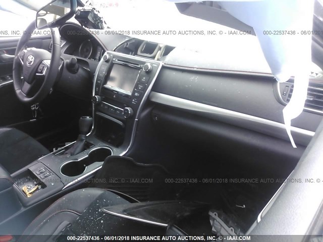 4T1BK1FK2GU575958 - 2016 TOYOTA CAMRY XSE/XLE BLACK photo 5