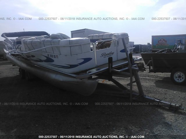 BNT11315E606 - 2006 BENTLEY BOAT AND TRAILER  WHITE photo 1