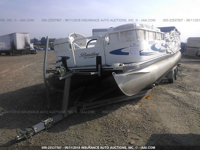 BNT11315E606 - 2006 BENTLEY BOAT AND TRAILER  WHITE photo 2
