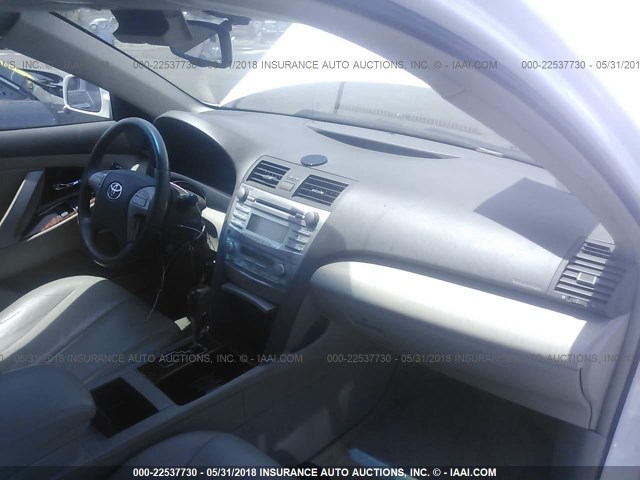 4T1BE46K48U761043 - 2008 TOYOTA CAMRY CE/LE/XLE/SE WHITE photo 5