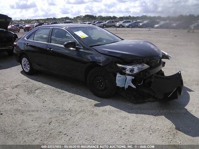 4T1BF1FK0HU694470 - 2017 TOYOTA CAMRY LE/XLE/SE/XSE BLACK photo 1