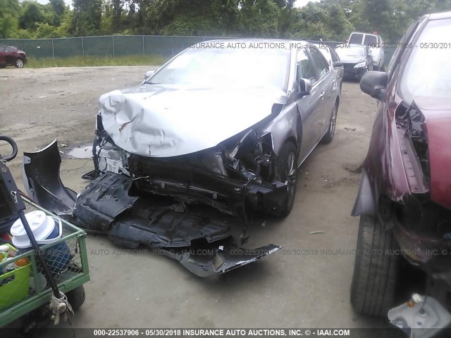 4T1BF1FK1FU957434 - 2015 TOYOTA CAMRY LE/XLE/SE/XSE SILVER photo 2