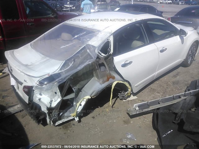 1N4AL3AP1GC223364 - 2016 NISSAN ALTIMA 2.5/S/SV/SL/SR WHITE photo 4