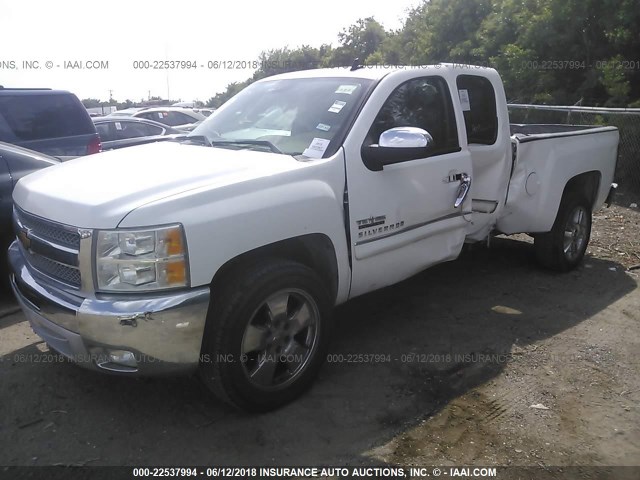 1GCRCSE09DZ112283 - 2013 CHEVROLET SILVERADO C1500 LT WHITE photo 2