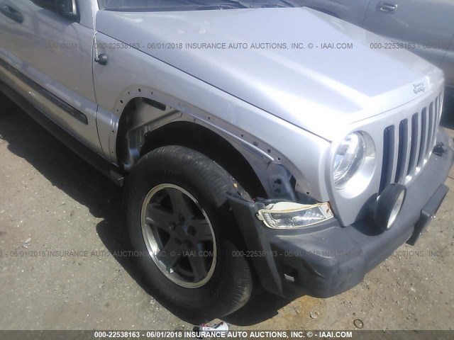 1J4GL38K36W213201 - 2006 JEEP LIBERTY RENEGADE SILVER photo 6